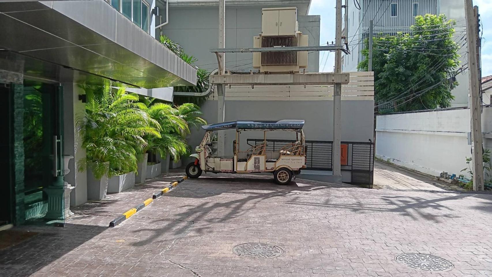 J Residence Thonglor 8 Bangkok Dış mekan fotoğraf