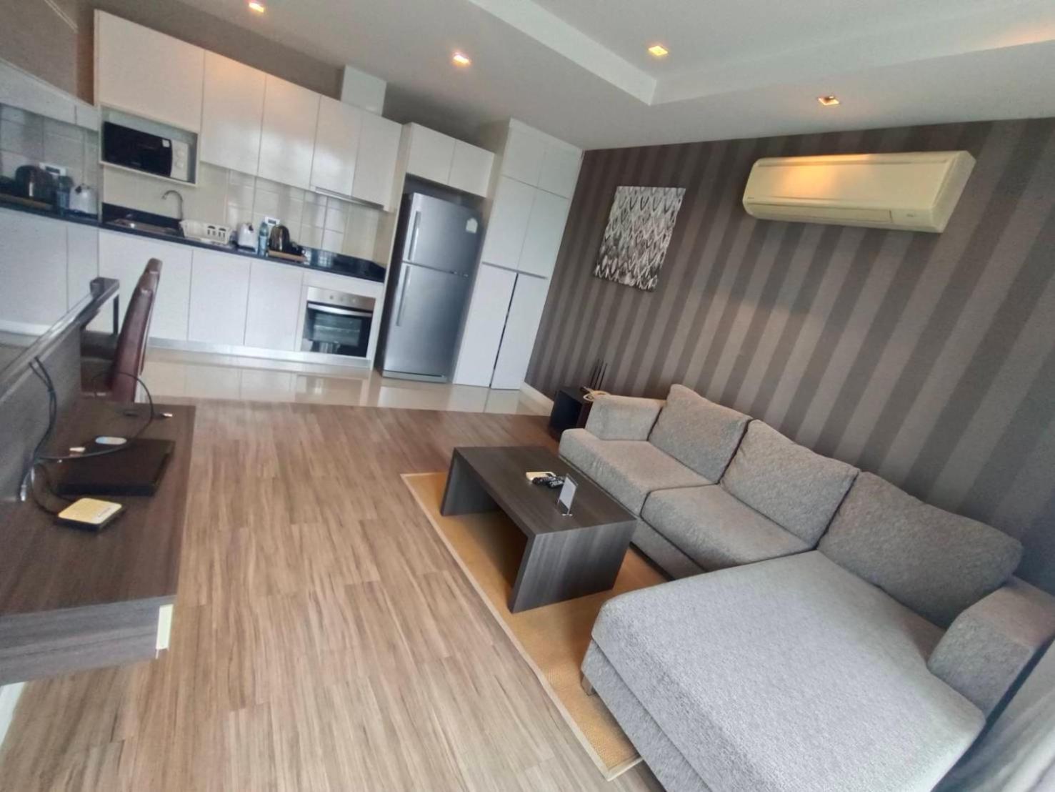 J Residence Thonglor 8 Bangkok Dış mekan fotoğraf