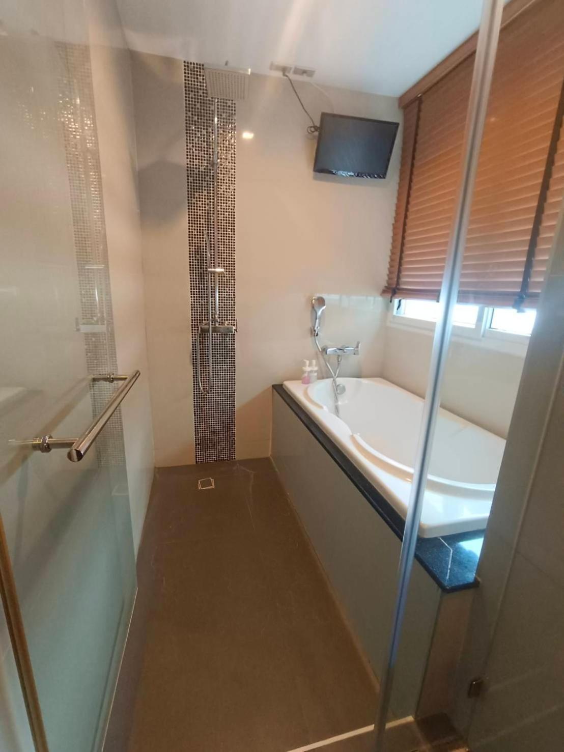 J Residence Thonglor 8 Bangkok Dış mekan fotoğraf