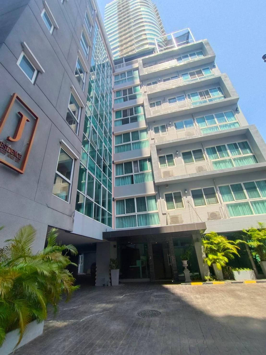 J Residence Thonglor 8 Bangkok Dış mekan fotoğraf